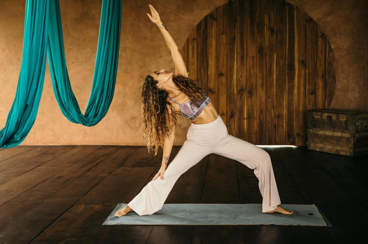ホテル Breathe Healing & Wellness カンブタル エクステリア 写真