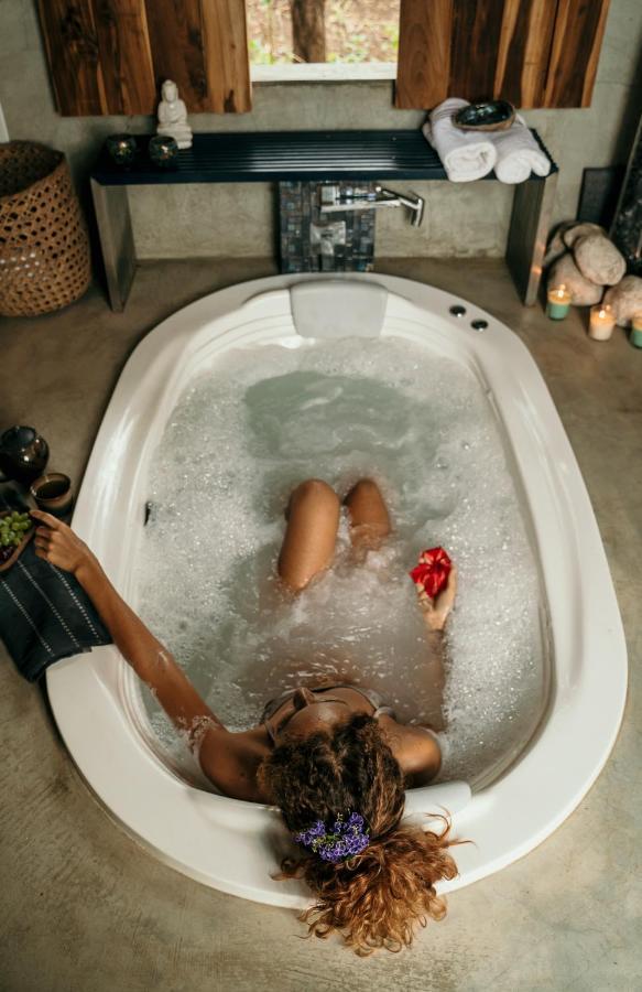ホテル Breathe Healing & Wellness カンブタル エクステリア 写真