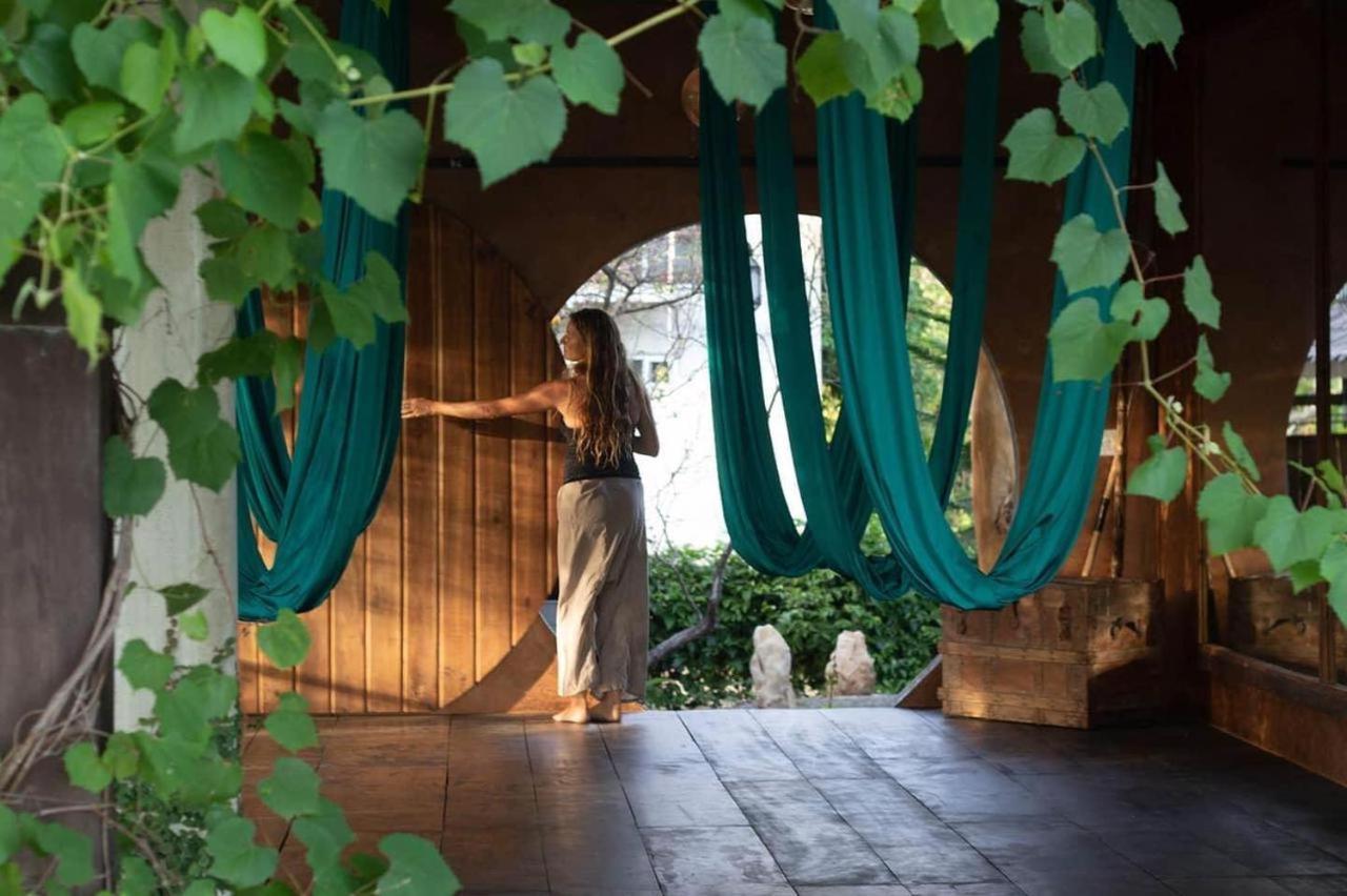 ホテル Breathe Healing & Wellness カンブタル エクステリア 写真