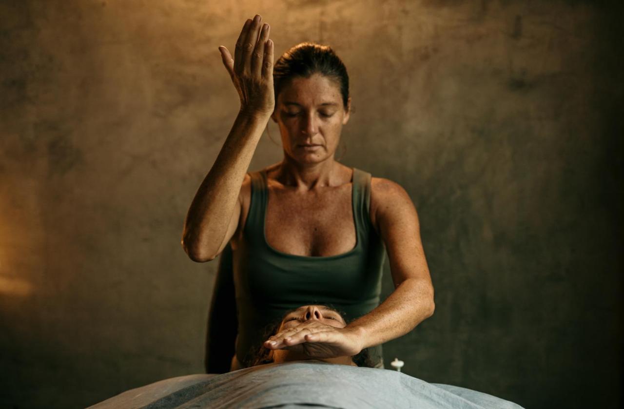 ホテル Breathe Healing & Wellness カンブタル エクステリア 写真